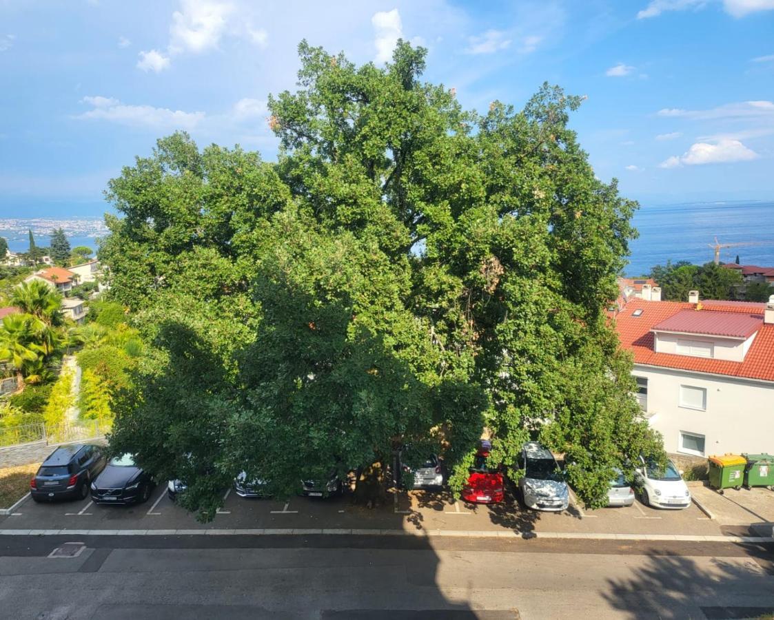 Apartment With Direct Sea View, Free Parking And Close To Beaches And Promenade Lovran Exterior photo