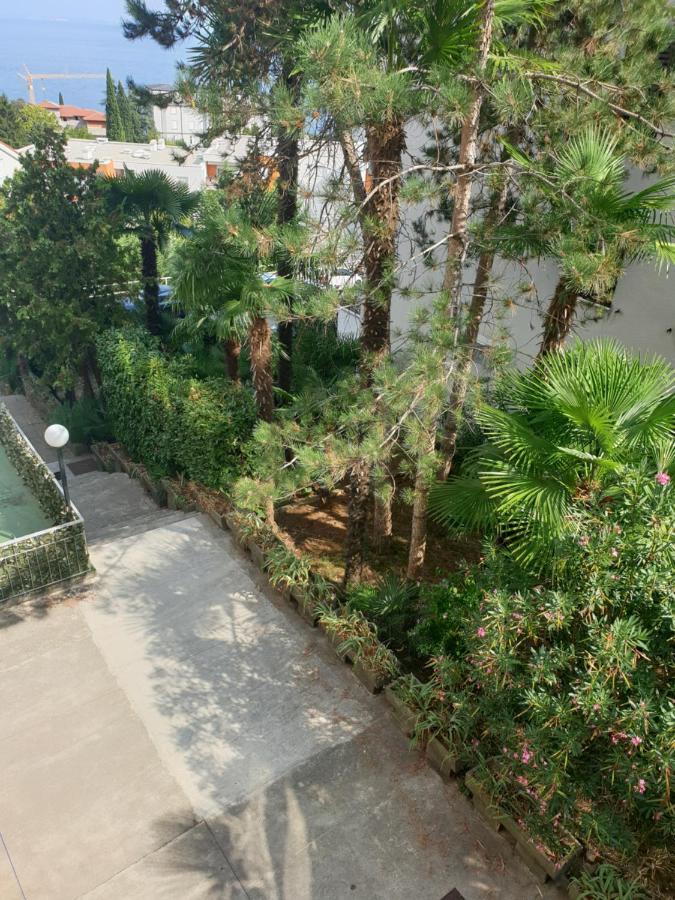 Apartment With Direct Sea View, Free Parking And Close To Beaches And Promenade Lovran Exterior photo